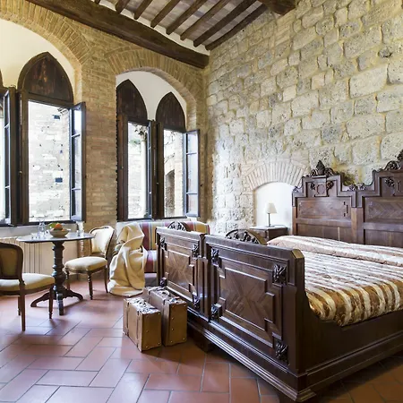 فيلة Palazzo Tortoli *